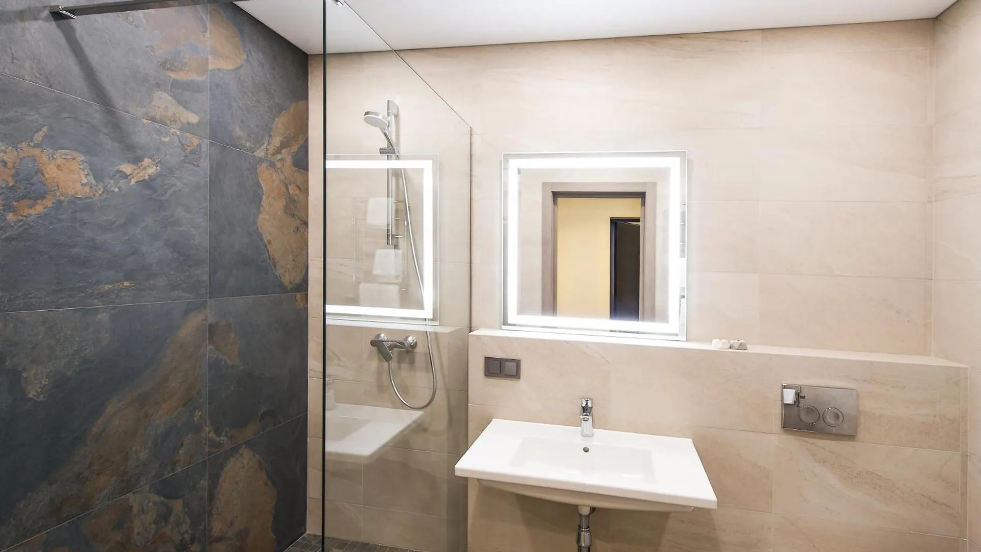 شقة فندقية كييف Orion Apartments أوكرانيا